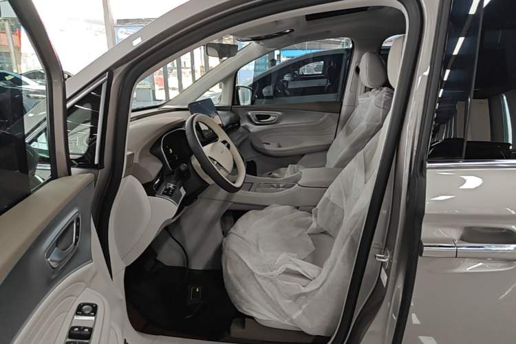 Used Roewe iMAX8 New Energy 2025 1.5T DMH Lu Zun Deluxe Edition Left Front Seat