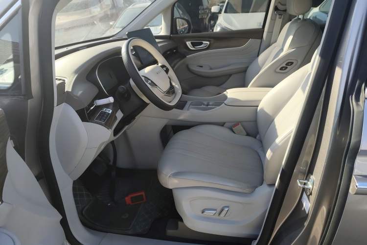 Used Roewe iMAX8 New Energy 2025 1.5T DMH Lu Zun Deluxe Edition Left Front Seat