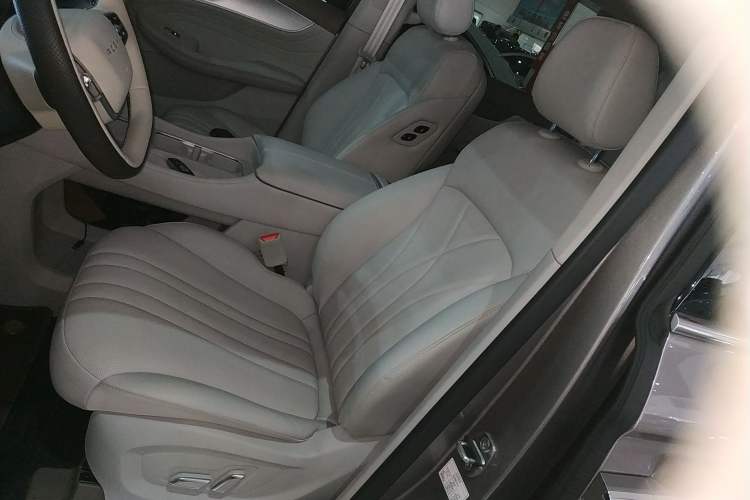 Used Roewe iMAX8 New Energy 2025 1.5T DMH Lu Zun Deluxe Edition Left Front Seat