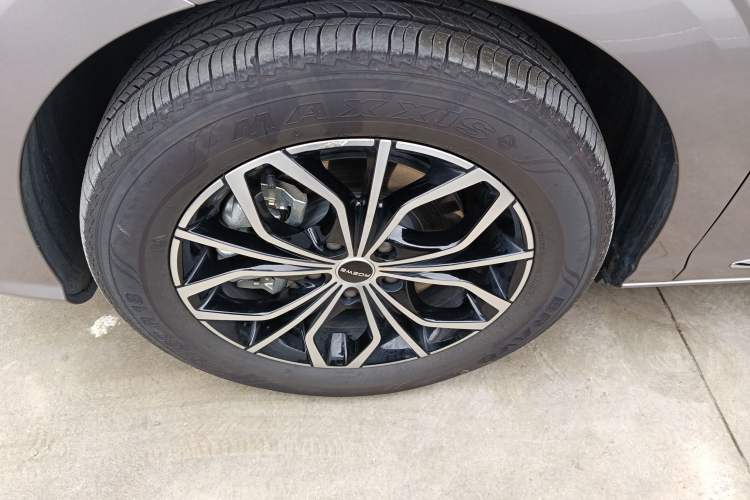 Used Roewe iMAX8 New Energy 2025 1.5T DMH Lu Zun Deluxe Edition Left Front Wheel Hub