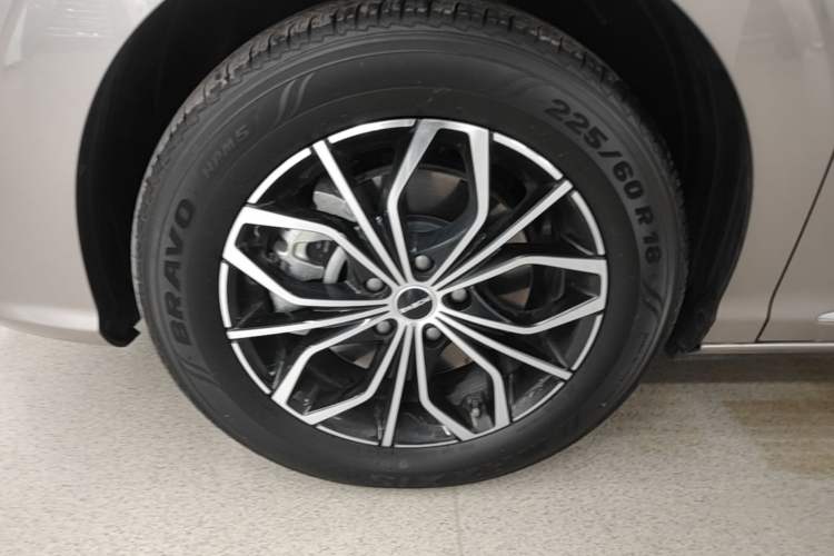 Used Roewe iMAX8 New Energy 2025 1.5T DMH Lu Zun Deluxe Edition Left Front Wheel Hub