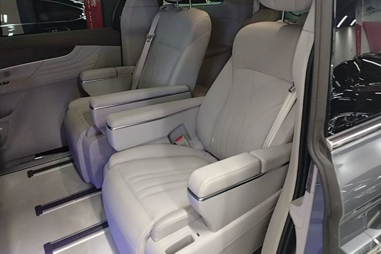 Used Roewe iMAX8 New Energy 2025 1.5T DMH Lu Zun Deluxe Edition Left Rear Seat