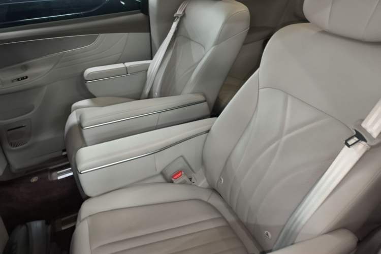 Used Roewe iMAX8 New Energy 2025 1.5T DMH Lu Zun Deluxe Edition Left Rear Seat