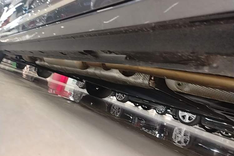 Used Roewe iMAX8 New Energy 2025 1.5T DMH Lu Zun Deluxe Edition Left Side Sill