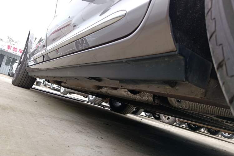 Used Roewe iMAX8 New Energy 2025 1.5T DMH Lu Zun Deluxe Edition Left Side Sill
