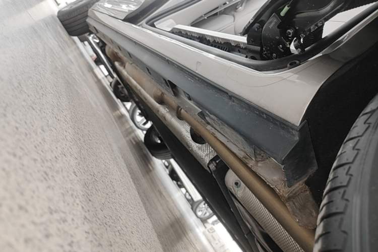 Used Roewe iMAX8 New Energy 2025 1.5T DMH Lu Zun Deluxe Edition Left Side Sill