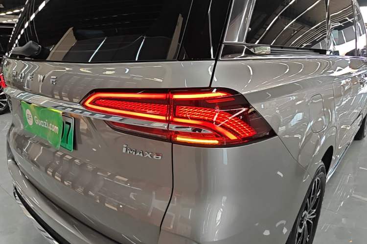 Used Roewe iMAX8 New Energy 2025 1.5T DMH Lu Zun Deluxe Edition Right Rear Taillight