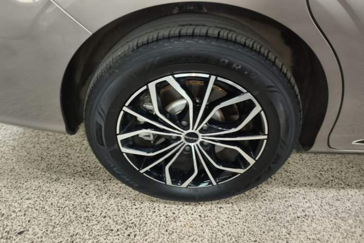 Used Roewe iMAX8 New Energy 2025 1.5T DMH Lu Zun Deluxe Edition Right Rear Wheel Hub