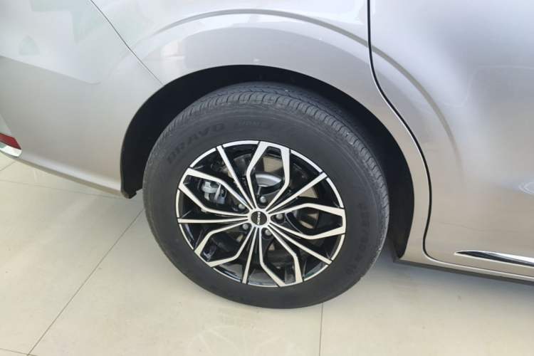 Used Roewe iMAX8 New Energy 2025 1.5T DMH Lu Zun Deluxe Edition Right Rear Wheel Hub