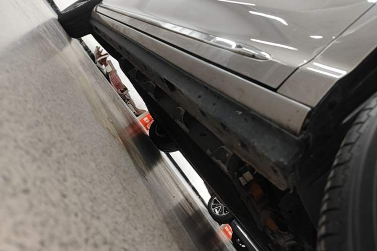Used Roewe iMAX8 New Energy 2025 1.5T DMH Lu Zun Deluxe Edition Right Side Sill