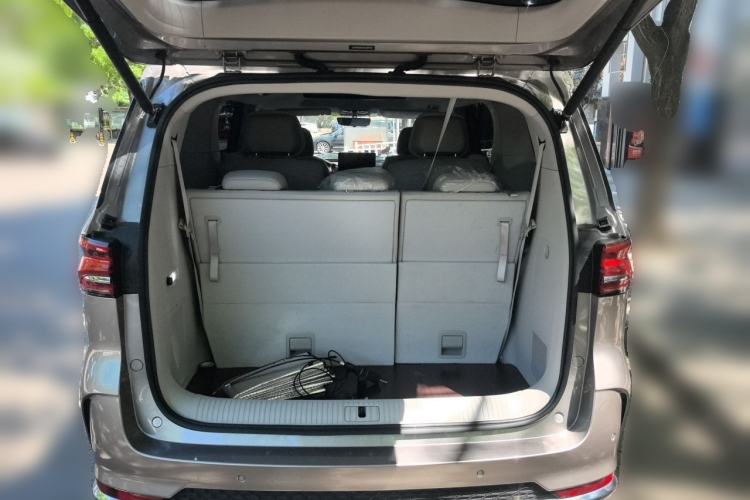 Used Roewe iMAX8 New Energy 2025 1.5T DMH Lu Zun Deluxe Edition Trunk