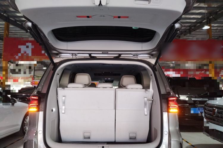 Used Roewe iMAX8 New Energy 2025 1.5T DMH Lu Zun Deluxe Edition Trunk