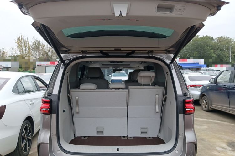 Used Roewe iMAX8 New Energy 2025 1.5T DMH Lu Zun Deluxe Edition Trunk