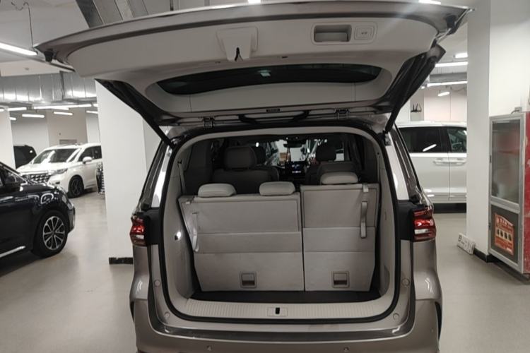 Used Roewe iMAX8 New Energy 2025 1.5T DMH Lu Zun Deluxe Edition Trunk