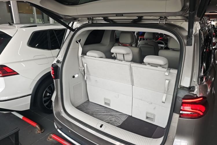 Used Roewe iMAX8 New Energy 2025 1.5T DMH Lu Zun Deluxe Edition Trunk