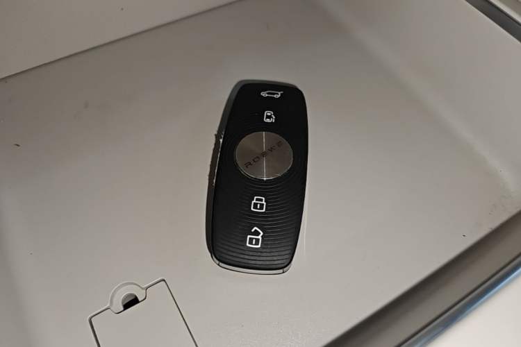 Used Roewe iMAX8 New Energy 2025 1.5T DMH Lu Zun Deluxe Edition Vehicle Key