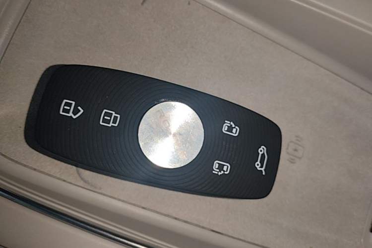 Used Roewe iMAX8 New Energy 2025 1.5T DMH Lu Zun Deluxe Edition Vehicle Key