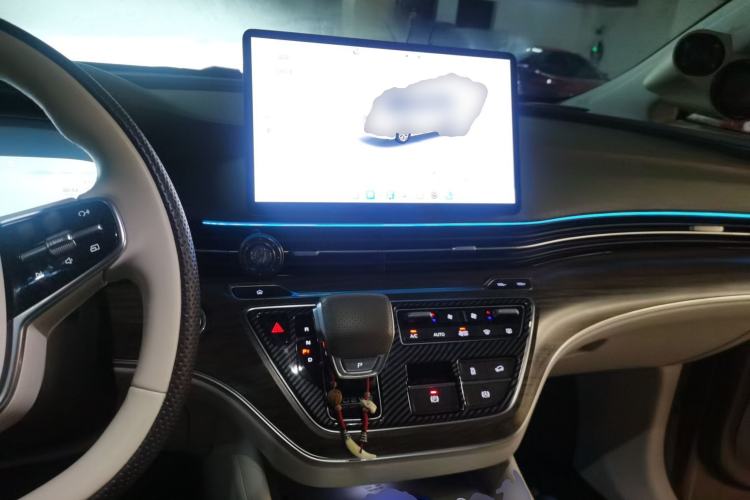 Used Roewe iMAX8 New Energy 2025 1.5T DMH Lu Zun Deluxe Edition Center Console