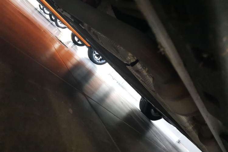 Used Roewe iMAX8 New Energy 2025 1.5T DMH Lu Zun Deluxe Edition Chassis Front Left
