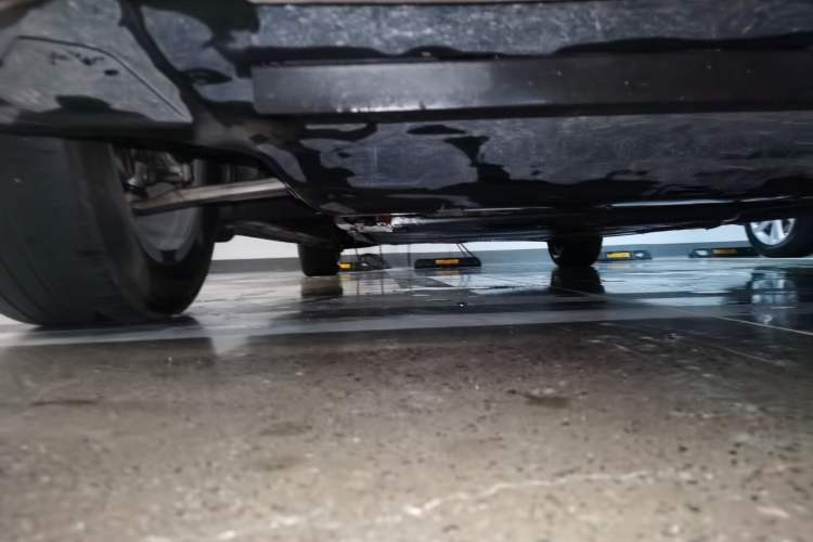 Used Roewe iMAX8 New Energy 2025 1.5T DMH Lu Zun Deluxe Edition Chassis Front Right