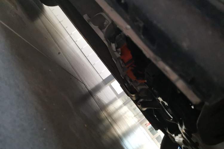Used Roewe iMAX8 New Energy 2025 1.5T DMH Lu Zun Deluxe Edition Chassis Front Right