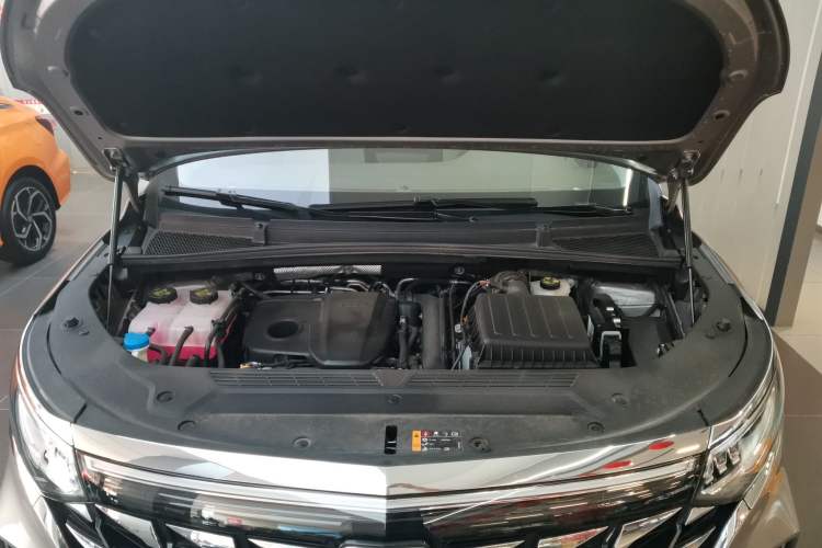Used Roewe iMAX8 New Energy 2025 1.5T DMH Lu Zun Deluxe Edition Engine Bay