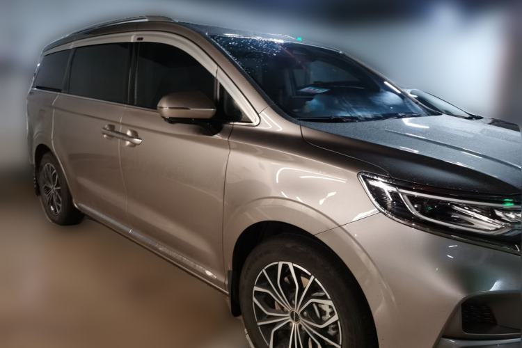 Used Roewe iMAX8 New Energy 2025 1.5T DMH Lu Zun Deluxe Edition Front Right 45 Deg