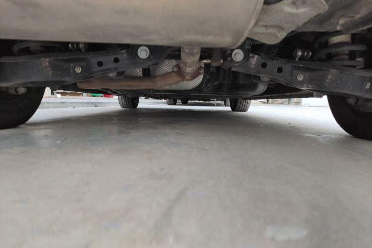 Used Roewe iMAX8 New Energy 2025 1.5T DMH Lu Zun Deluxe Edition Chassis Rear