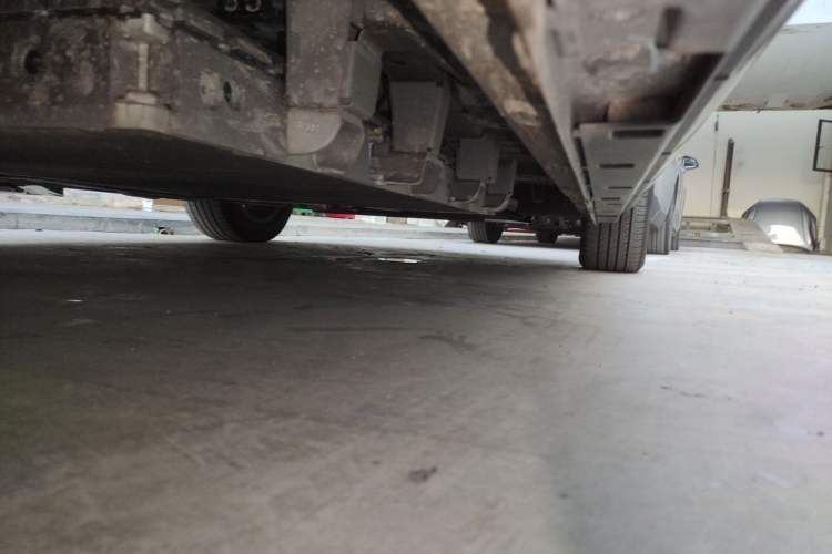 Used Roewe iMAX8 New Energy 2025 1.5T DMH Lu Zun Deluxe Edition Chassis Rear Right