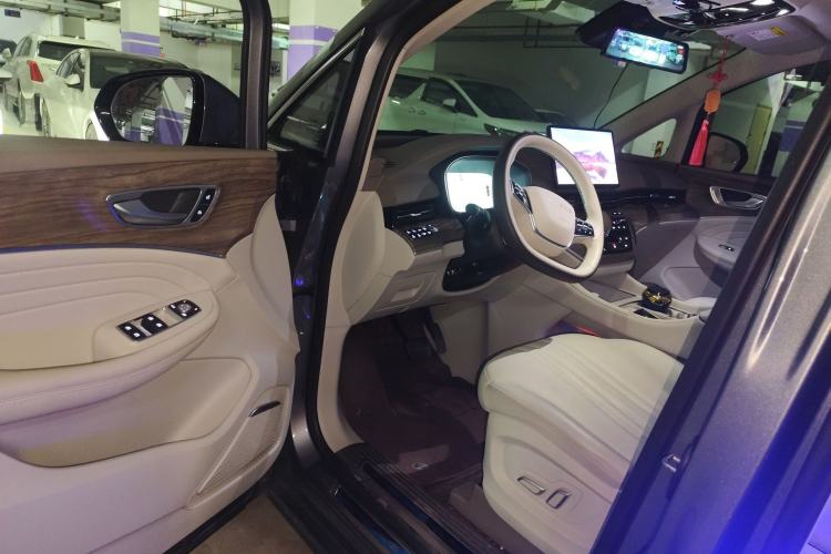 Used Roewe iMAX8 New Energy 2025 1.5T DMH Lu Zun Deluxe Edition Driver Seat