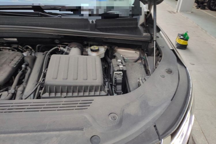 Used Roewe iMAX8 New Energy 2025 1.5T DMH Lu Zun Deluxe Edition Engine Bay Left