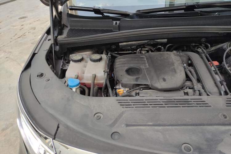 Used Roewe iMAX8 New Energy 2025 1.5T DMH Lu Zun Deluxe Edition Engine Bay Right