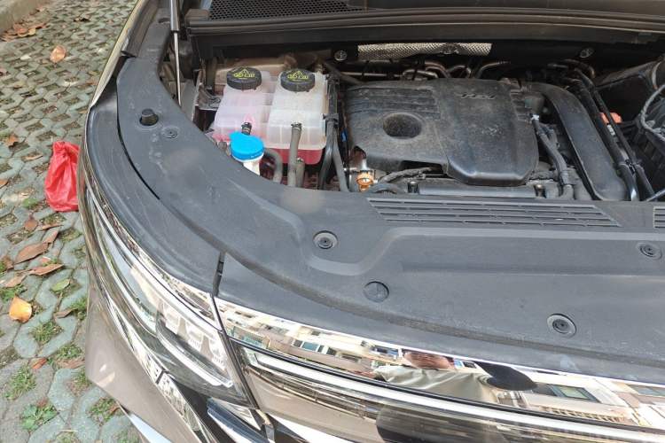 Used Roewe iMAX8 New Energy 2025 1.5T DMH Lu Zun Deluxe Edition Engine Bay Right