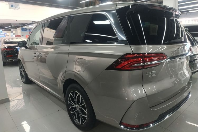 Used Roewe iMAX8 New Energy 2025 1.5T DMH Lu Zun Deluxe Edition Exterior 2