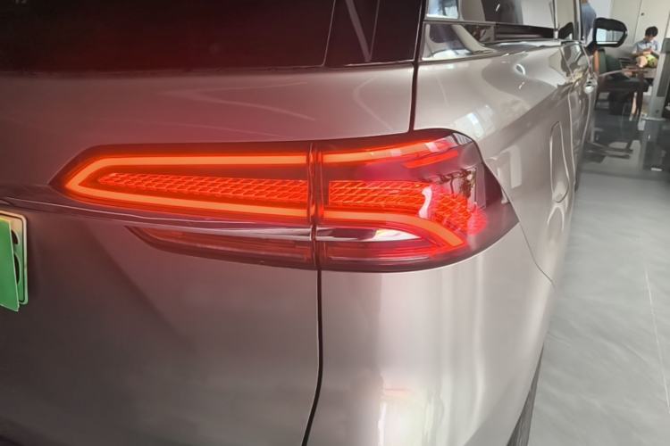 Used Roewe iMAX8 New Energy 2025 1.5T DMH Lu Zun Deluxe Edition Exterior 3