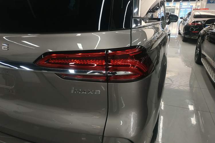 Used Roewe iMAX8 New Energy 2025 1.5T DMH Lu Zun Deluxe Edition Exterior 3