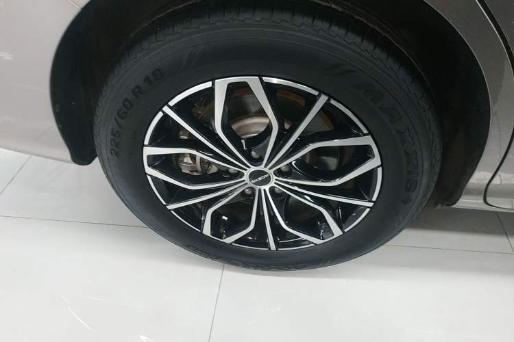 Used Roewe iMAX8 New Energy 2025 1.5T DMH Lu Zun Deluxe Edition Exterior 5