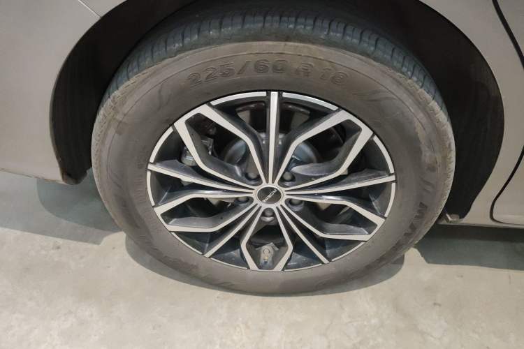 Used Roewe iMAX8 New Energy 2025 1.5T DMH Lu Zun Deluxe Edition Exterior 8