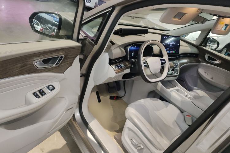 Used Roewe iMAX8 New Energy 2025 1.5T DMH Lu Zun Deluxe Edition Interior 3