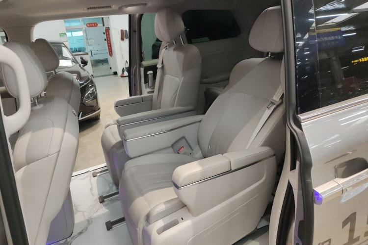 Used Roewe iMAX8 New Energy 2025 1.5T DMH Lu Zun Deluxe Edition Interior 4