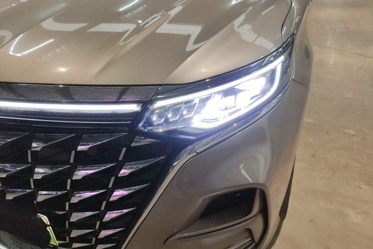 Used Roewe iMAX8 New Energy 2025 1.5T DMH Lu Zun Deluxe Edition Left Front Headlight