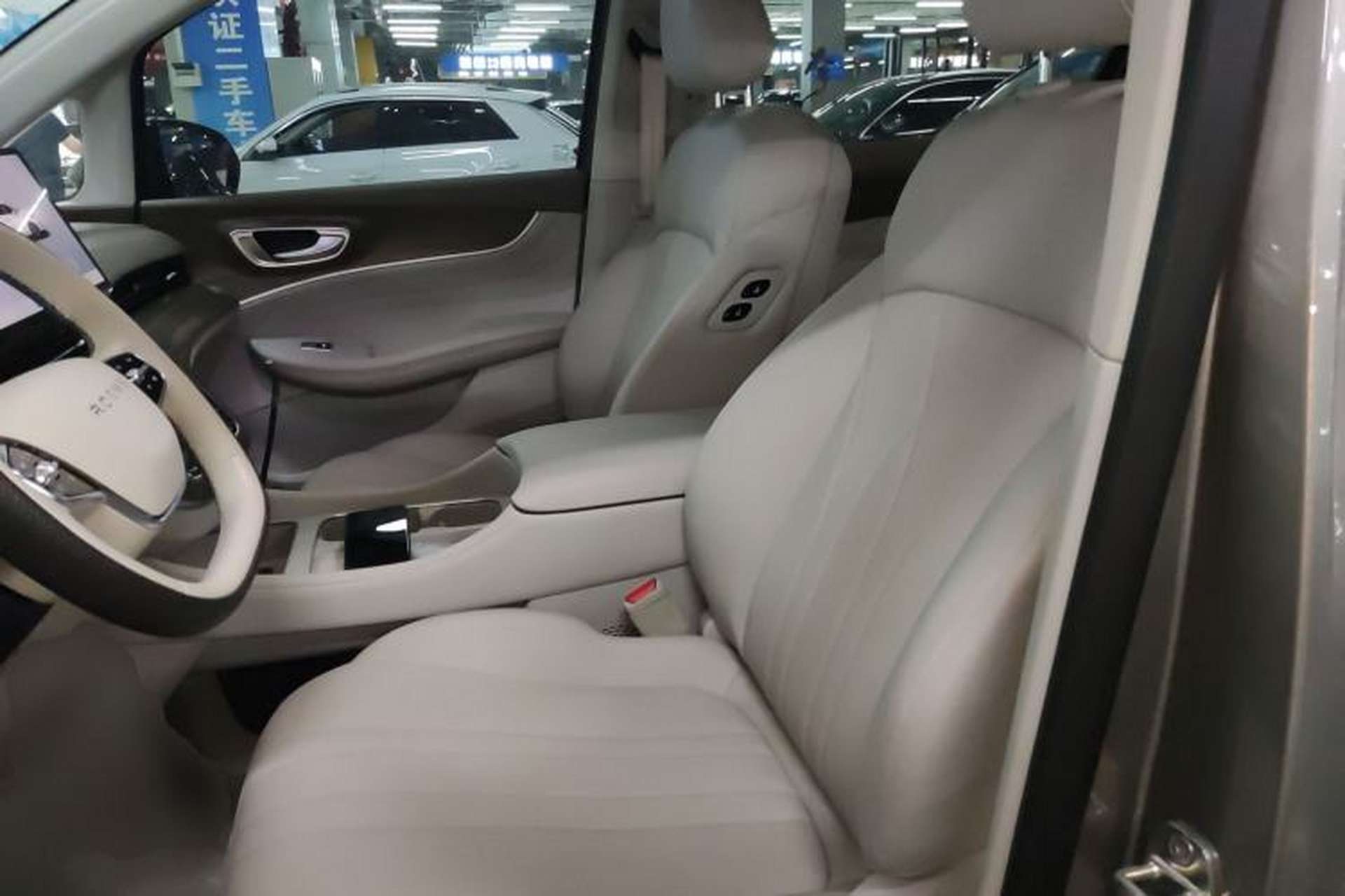 Used Roewe iMAX8 New Energy 2025 1.5T DMH Lu Zun Deluxe Edition Left Front Seat