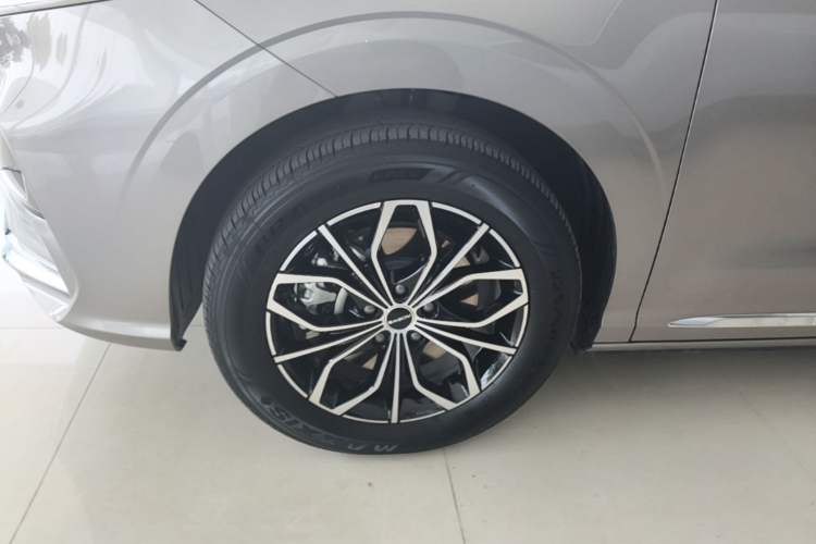 Used Roewe iMAX8 New Energy 2025 1.5T DMH Lu Zun Deluxe Edition Left Front Wheel Hub