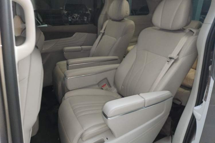 Used Roewe iMAX8 New Energy 2025 1.5T DMH Lu Zun Deluxe Edition Left Rear Seat
