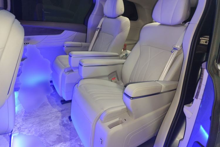 Used Roewe iMAX8 New Energy 2025 1.5T DMH Lu Zun Deluxe Edition Left Rear Seat