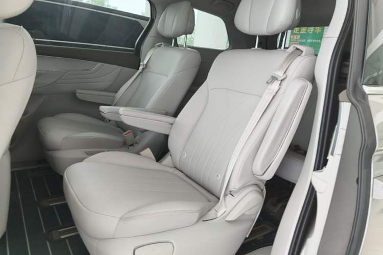 Used Roewe iMAX8 New Energy 2025 1.5T DMH Lu Zun Deluxe Edition Left Rear Seat