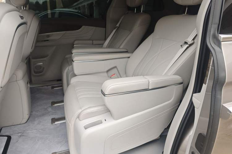 Used Roewe iMAX8 New Energy 2025 1.5T DMH Lu Zun Deluxe Edition Left Rear Seat