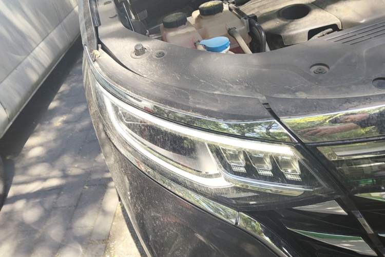 Used Roewe iMAX8 New Energy 2025 1.5T DMH Lu Zun Deluxe Edition Right Front Headlight