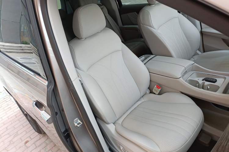 Used Roewe iMAX8 New Energy 2025 1.5T DMH Lu Zun Deluxe Edition Right Front Seat