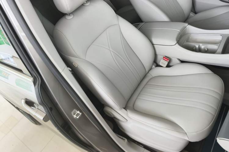 Used Roewe iMAX8 New Energy 2025 1.5T DMH Lu Zun Deluxe Edition Right Front Seat